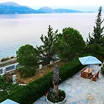 Suga 1 Guest house