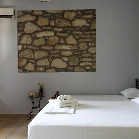 Suga 1 Vendégház Qeparo