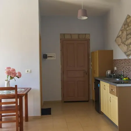 Guest house Suga 1 *