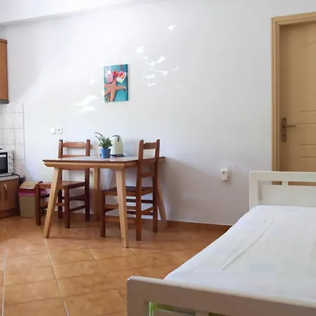 Suga 1 Vendégház Qeparo