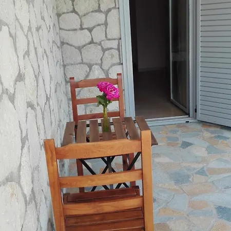 Suga 1 Konukevi Qeparo